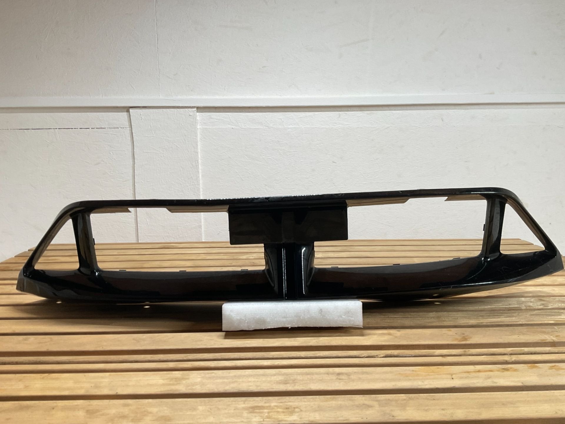 Bumper Grill BMW 1 Serie F70 M Pakket 51117885542 Rooster, Auto-onderdelen, Petuelring 130
80788  Munich, DE, Gebruikt, Info@bmw.de