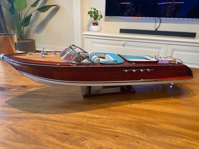 Riva Aquarama 1:10 87 CM wit blauw leder, Ophalen of Verzenden, Nieuw, Groter dan 1:32