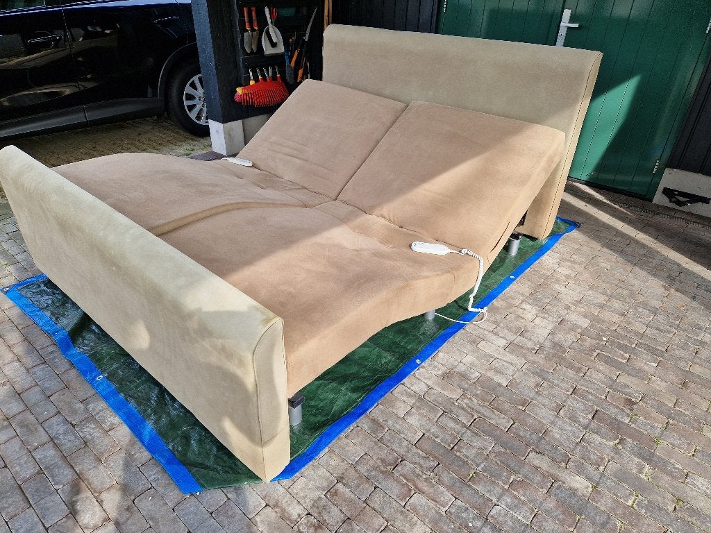 2 persoons boxspring met elektrisch verstelbare bedbodem, Ophalen, Gebruikt, Beige, Tweepersoons