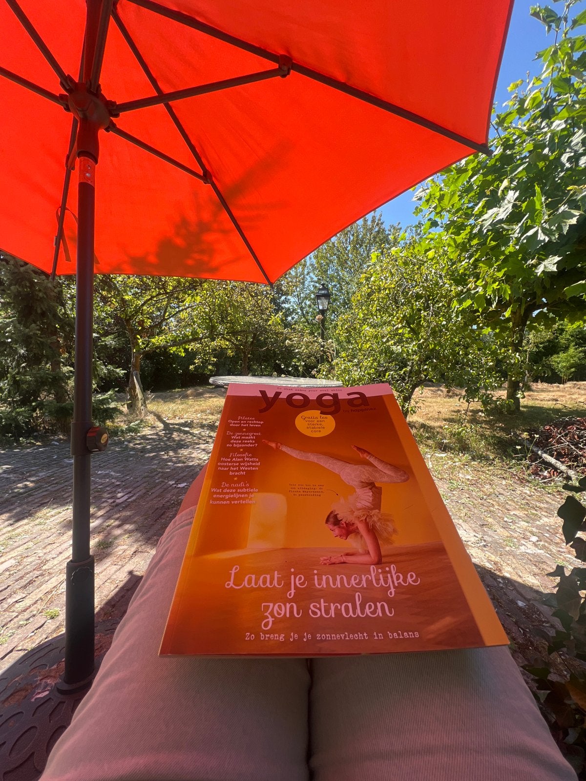 Yoga by Happinez - Laat je innerlijke zon stralen …., Ophalen, Nieuw, Sport en Vrije tijd