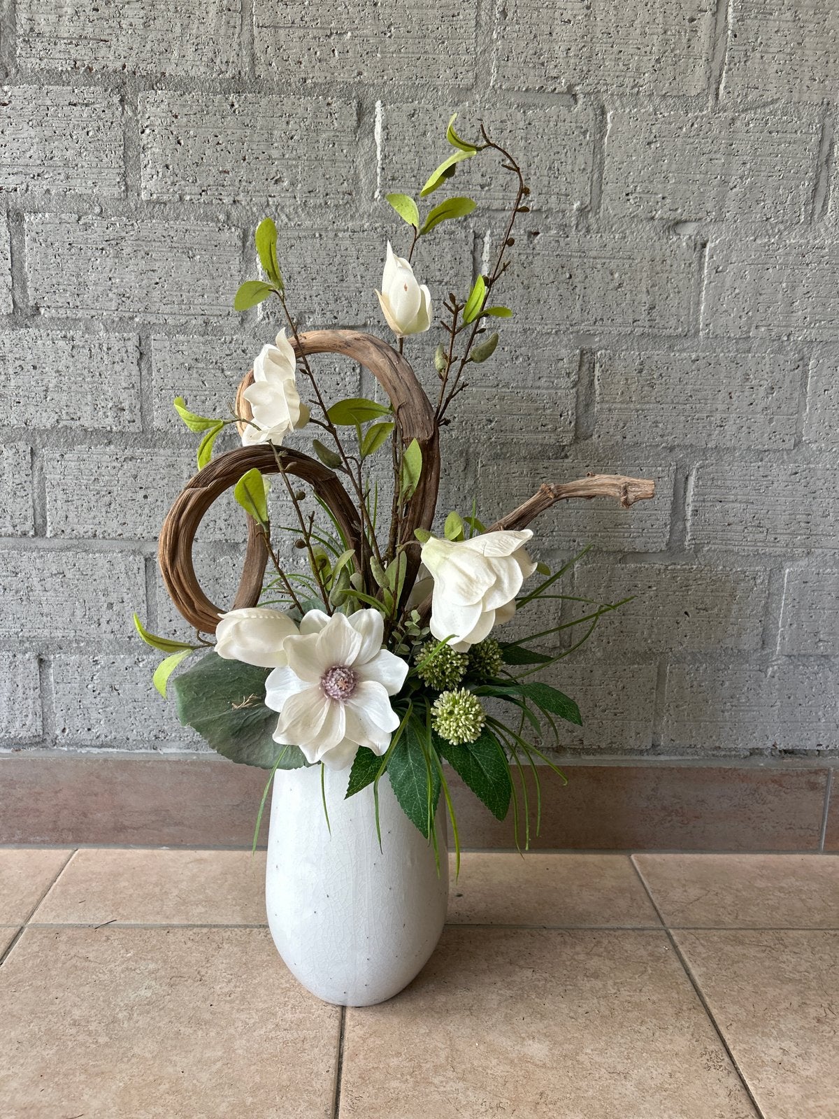 Witte vaas met kunstbloemstuk - 70 cm hoog, Ophalen, Gebruikt, Wit