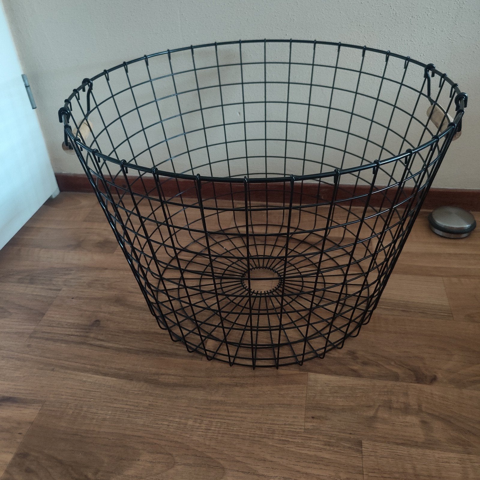 Draadmand, Huis en Inrichting, Woonaccessoires | Schalen en Manden, Ophalen, Zo goed als nieuw, Rond, Overige materialen