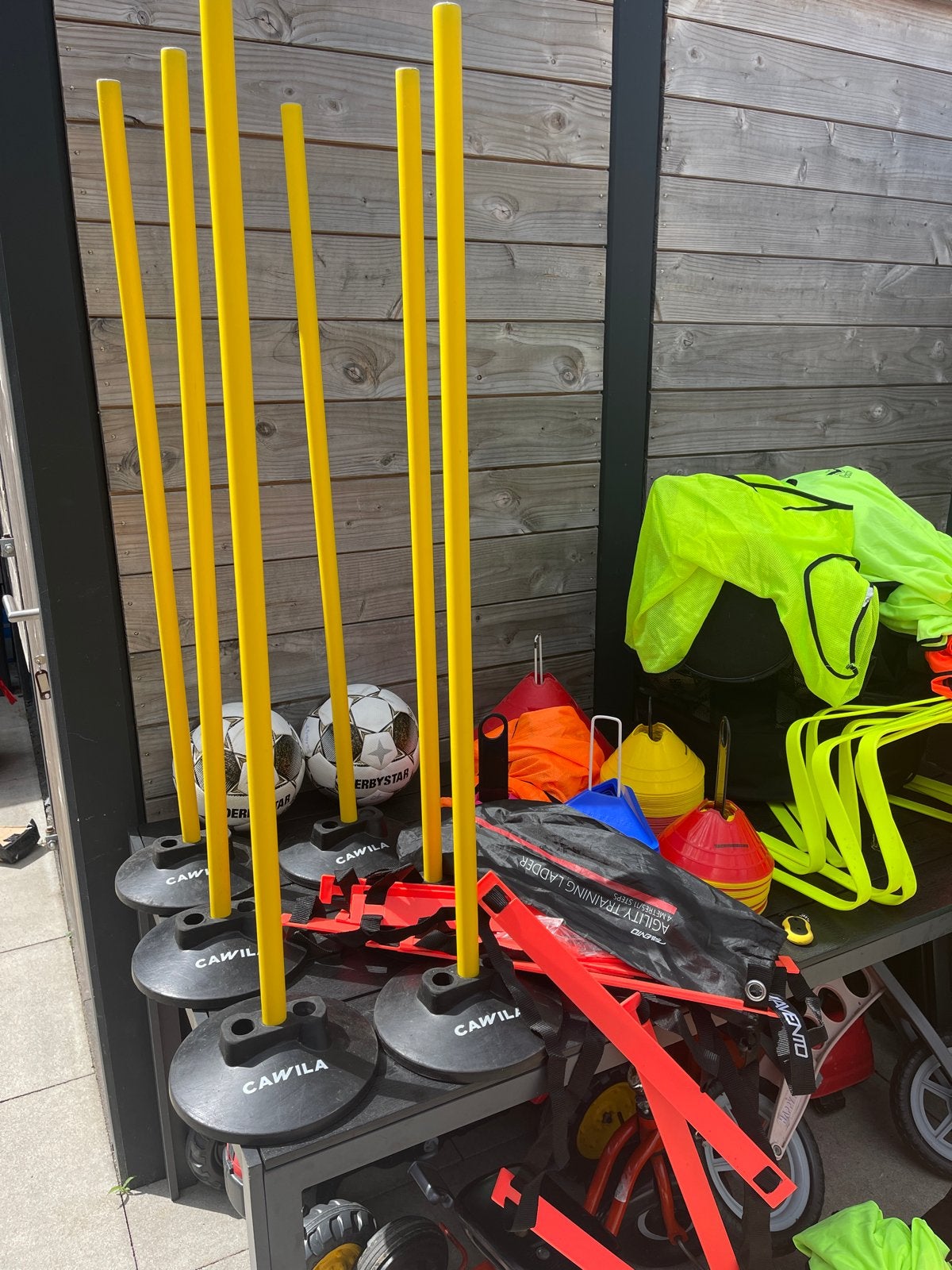 Te koop voetbaltrainings artibuten., Maat XL, Ophalen, Gebruikt, Overige typen