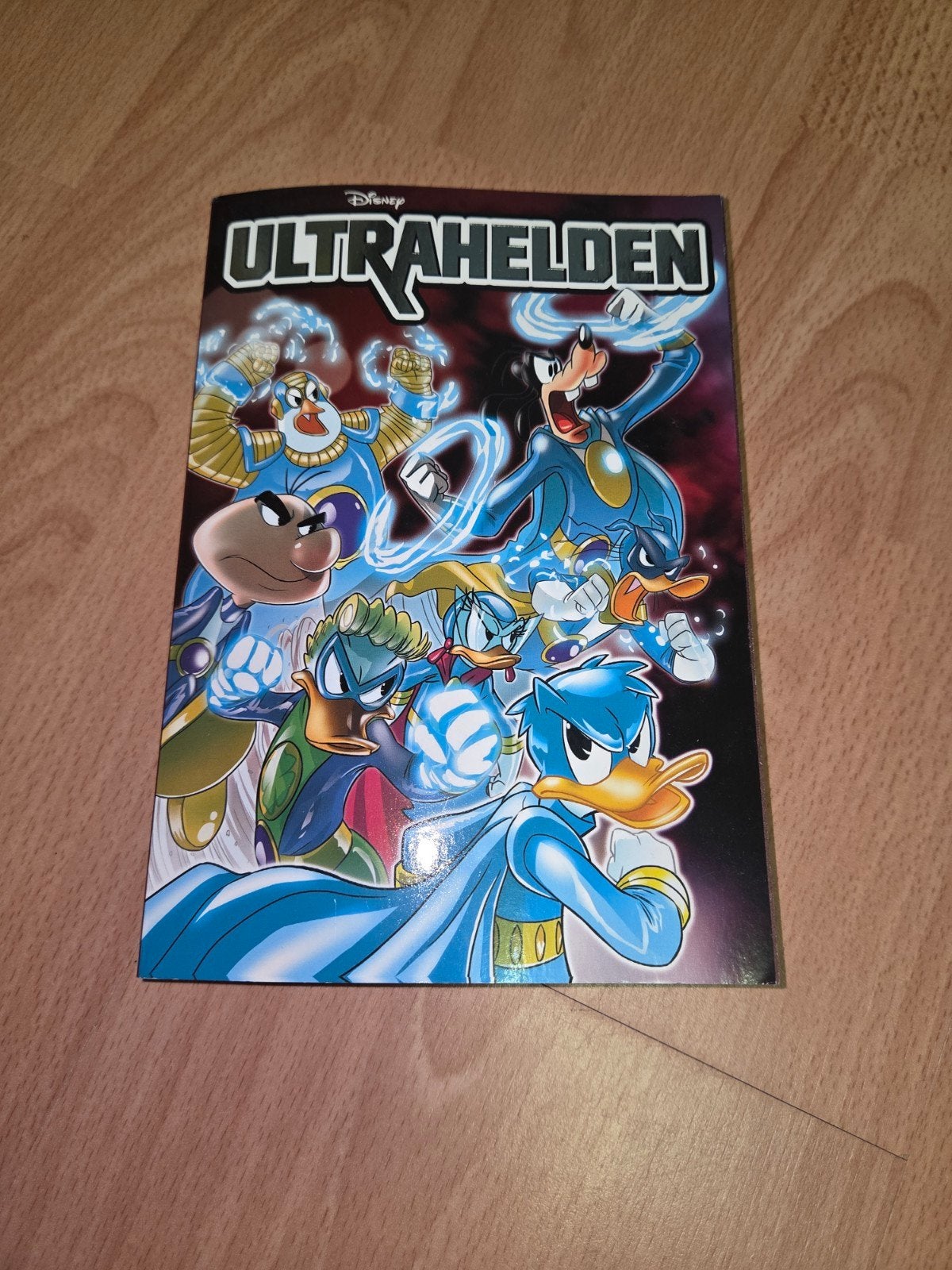 Disney Ultrahelden stripboek - Zo goed als nieuw, Eén stripboek, Ophalen of Verzenden, Zo goed als nieuw, Disney