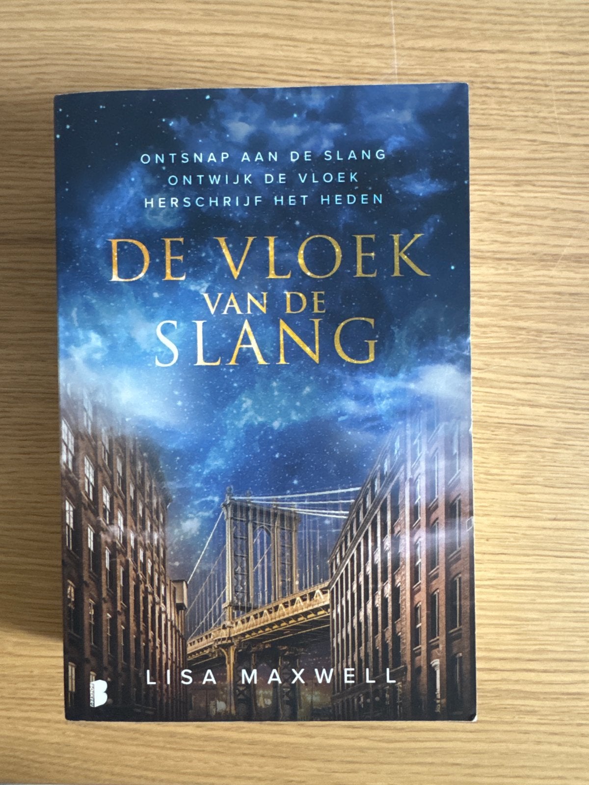De Vloek van de Slang - Lisa Maxwell (Zo goed als nieuw), Boeken, Ophalen of Verzenden, Zo goed als nieuw