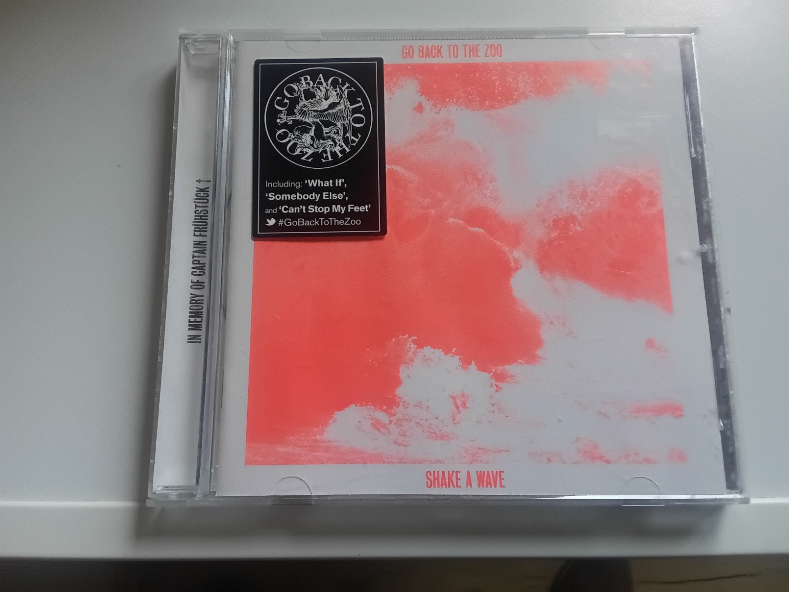 Go Back To The Zoo-Shake A Wave cd uit 2012, Ophalen of Verzenden, Zo goed als nieuw, Poprock