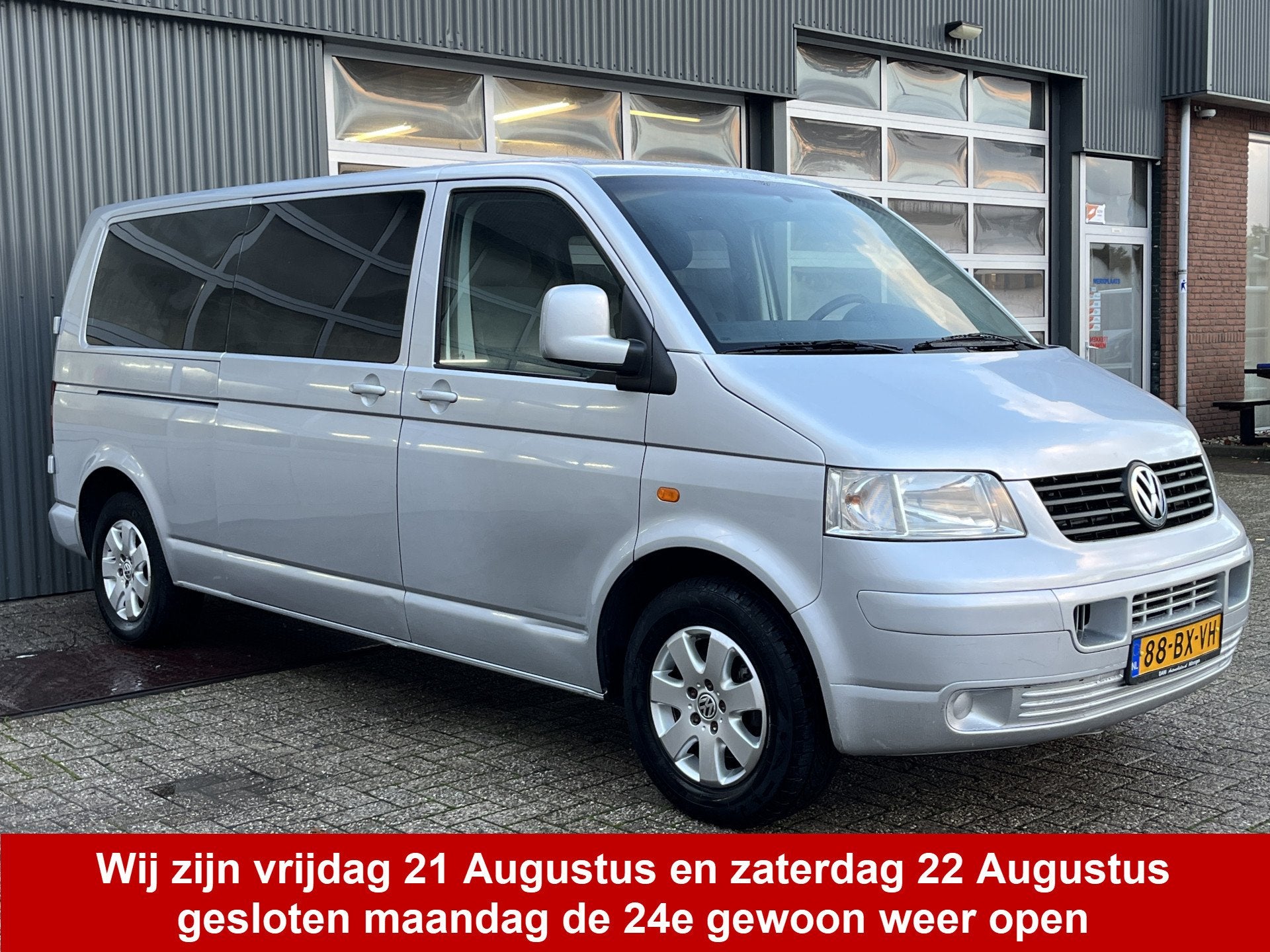 Volkswagen Transporter 2.5 TDI 340 Trendline DC Youngtimer B, Auto's, Voorwielaandrijving, Stof, Gebruikt, Zwart