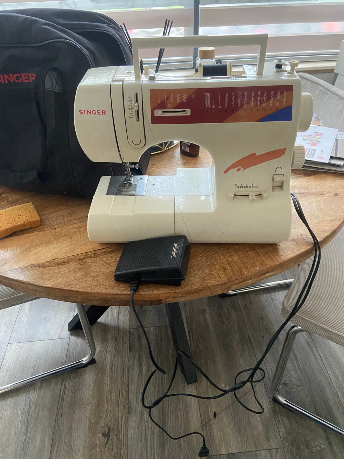 Naaimachine SINGER, Ophalen, Zo goed als nieuw, Naaimachine, Singer