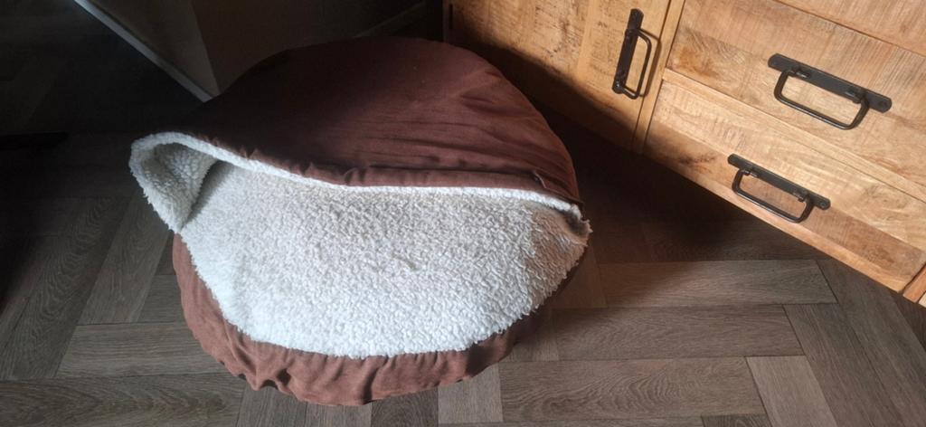 Cozy cave/ grot hondenmand, Dieren en Toebehoren, Ophalen of Verzenden, Overige