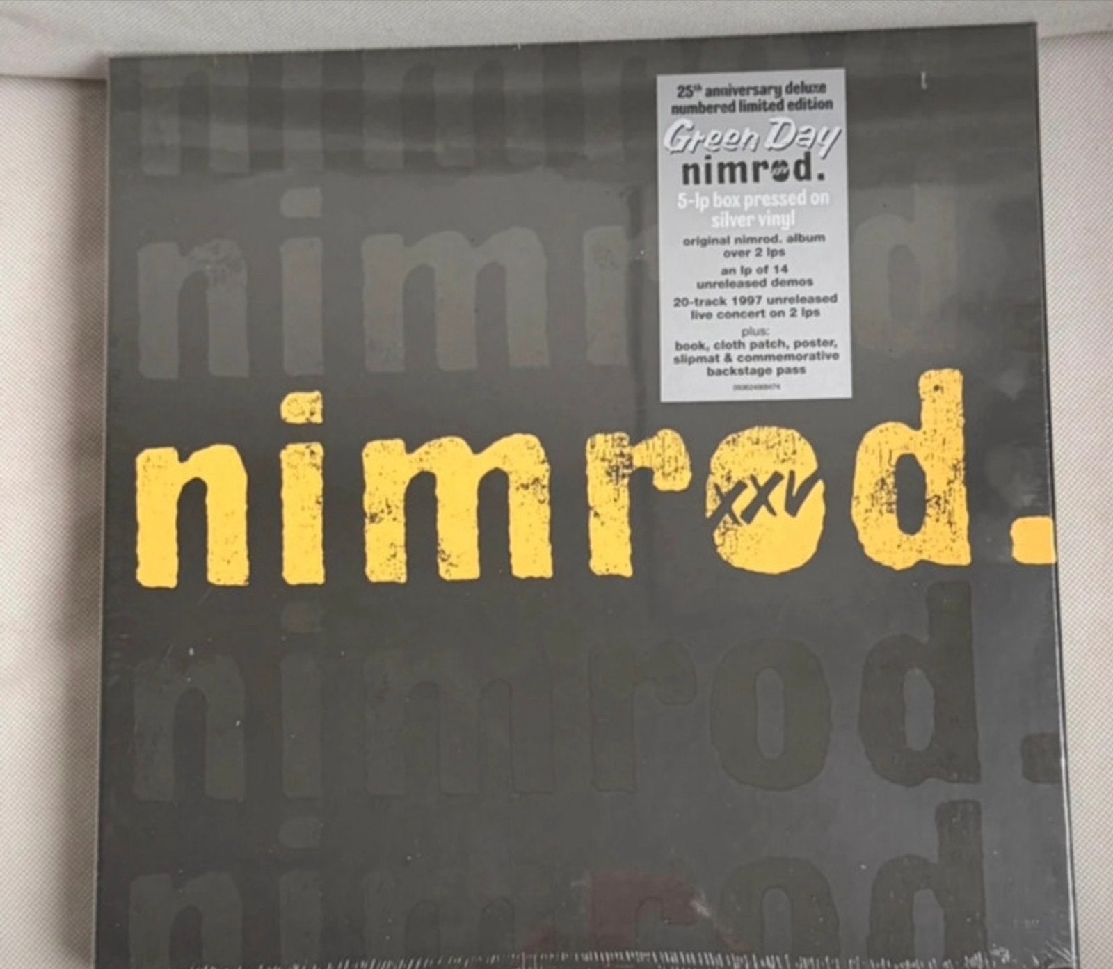 Green Day - Nimrod XXV (25th Anniversary Deluxe Boxset), Ophalen of Verzenden, Nieuw in verpakking, 12 inch, Boxset