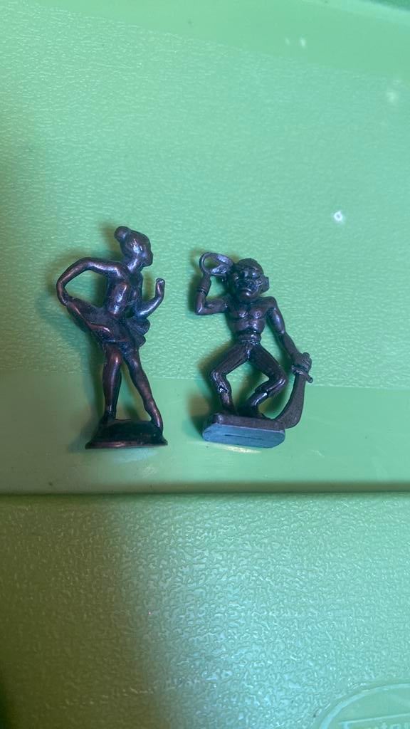 2oude metalen figuurtjes ferrero ei, Verzamelen, Verrassingseieren, Ophalen of Verzenden, Zo goed als nieuw, Overige typen