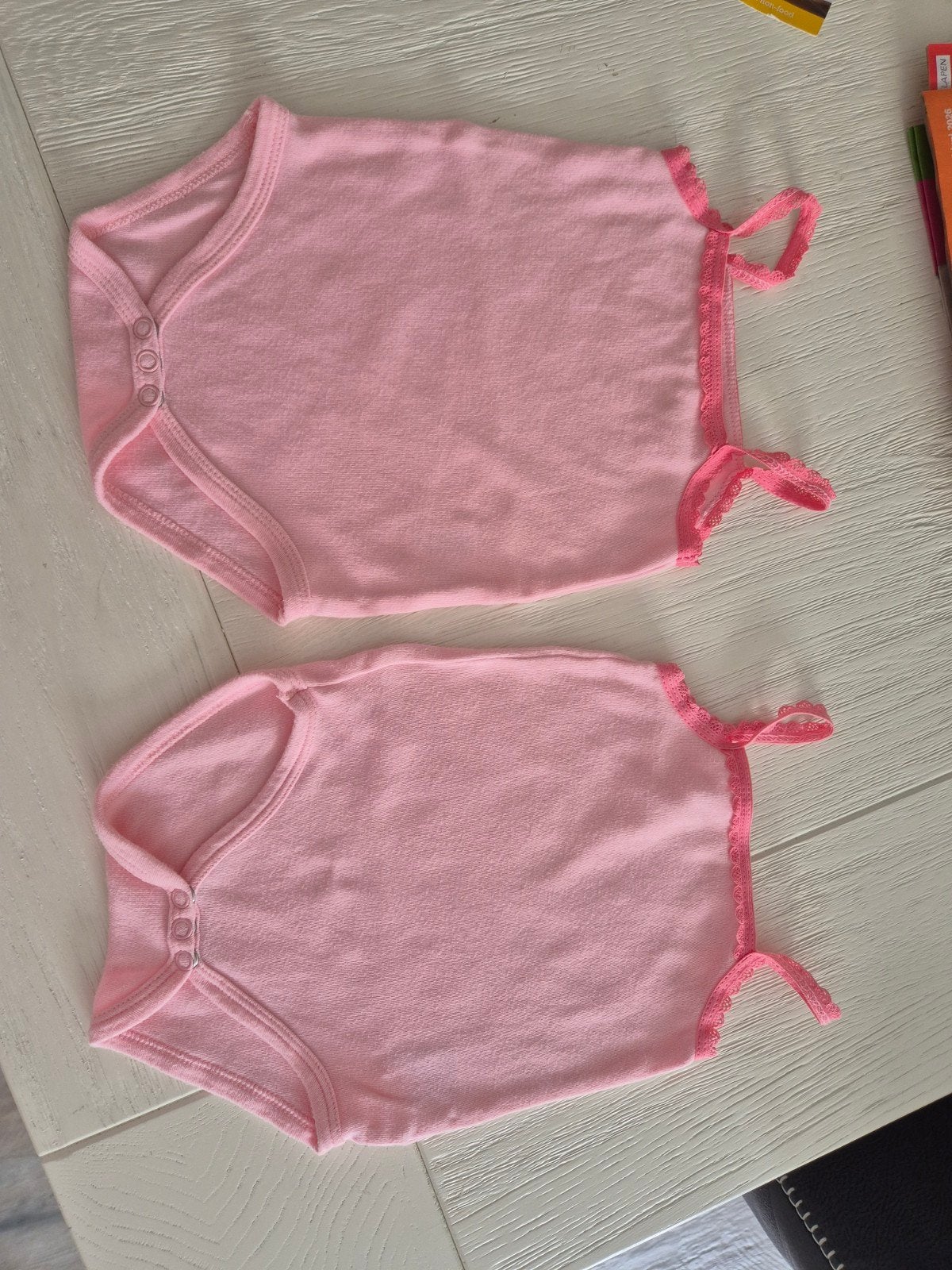 Roze rompers met spaghettibandjes - Sweet & Soft (50/56), Gebruikt, Meisje, Ophalen of Verzenden, Nacht- of Onderkleding