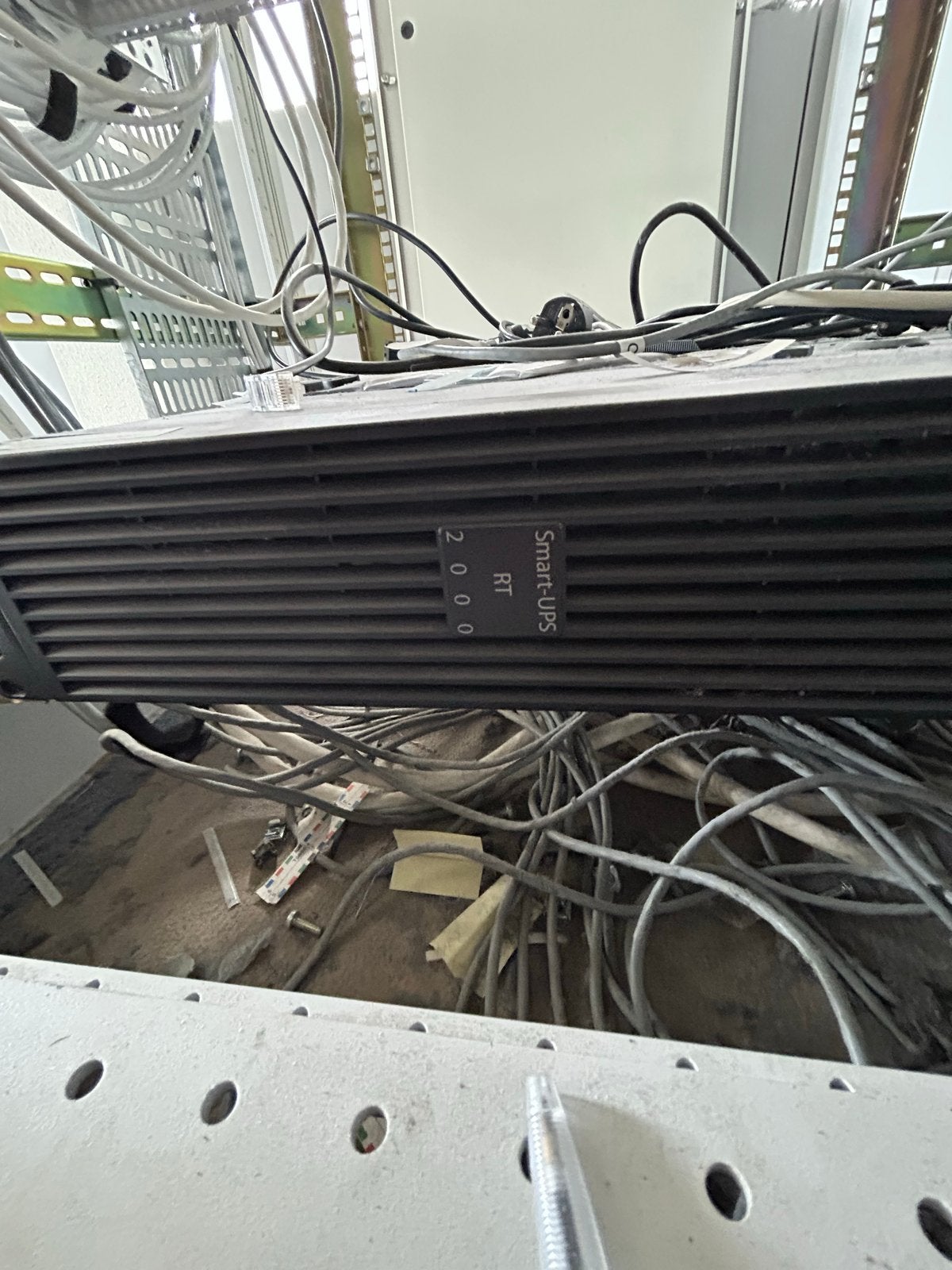 APC Smart-UPS RT 2000, 2200, 2200 XL UPS - Gebruikt, Computers en Software, Ophalen, Gebruikt