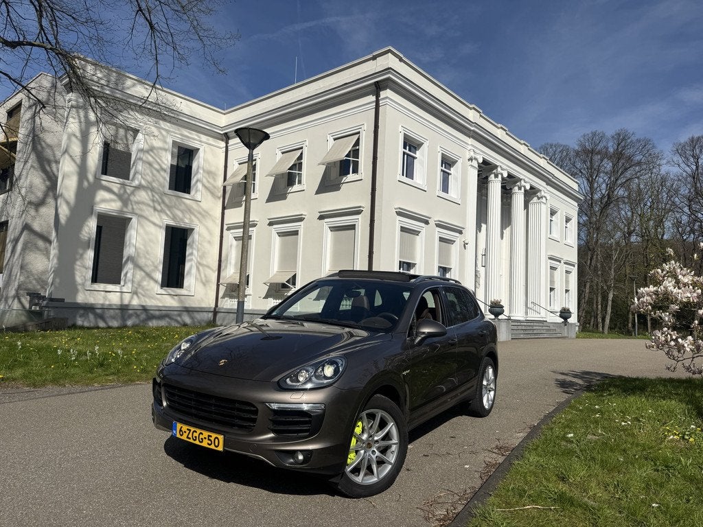 Porsche Cayenne 3.0 S E-Hybrid, PANORAMA / SCHUIFDAK, NW MOD, Automaat, Cayenne, Gebruikt, Euro 6