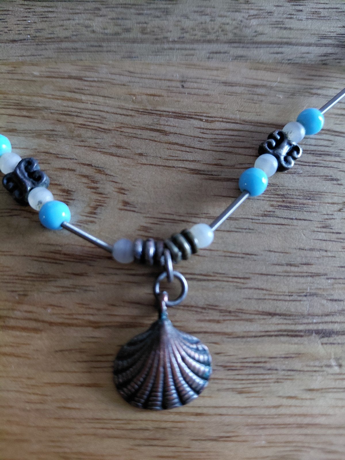 leuke ketting met zilver zeeschelpje, Ophalen, Met hanger, Gebruikt, Blauw