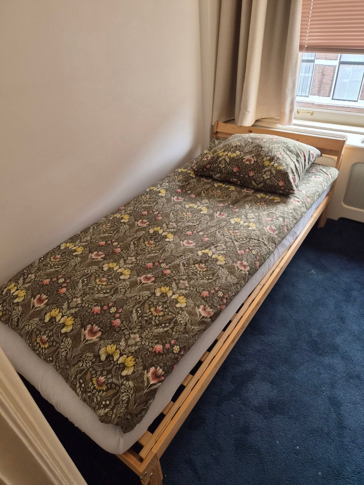 Eenpersoonsbed met lattenbodem, Ophalen, Gebruikt, 90 cm, Eenvoudig, klassiek