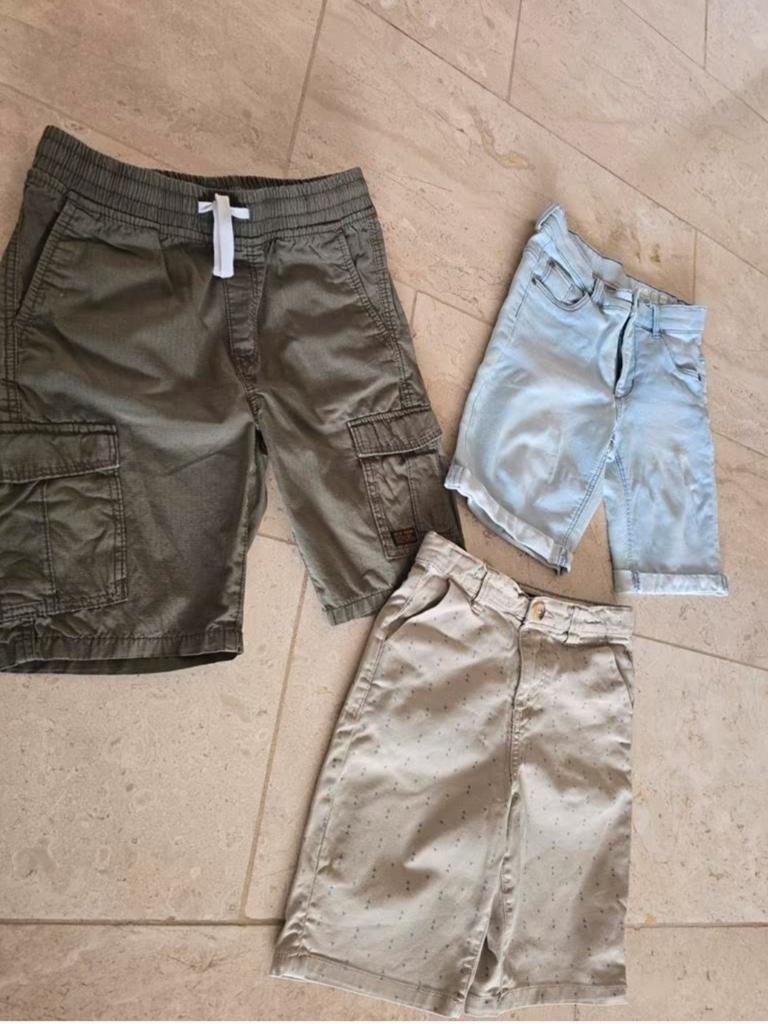 3 jongens shorts/korte broeken maat 134, Ophalen of Verzenden, Zo goed als nieuw, Maat 134