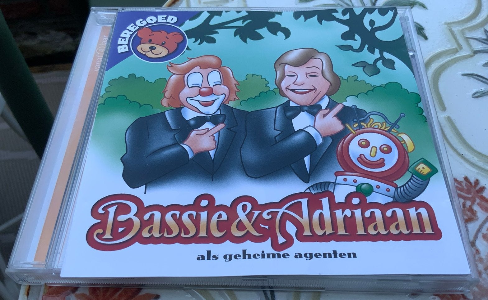 CD BASSIE & ADRIAAN ALS GEHEIME AGENTEN 2002 CNR MUSIC NL, Verzenden, Zo goed als nieuw, Muziek, 3 tot 5 jaar