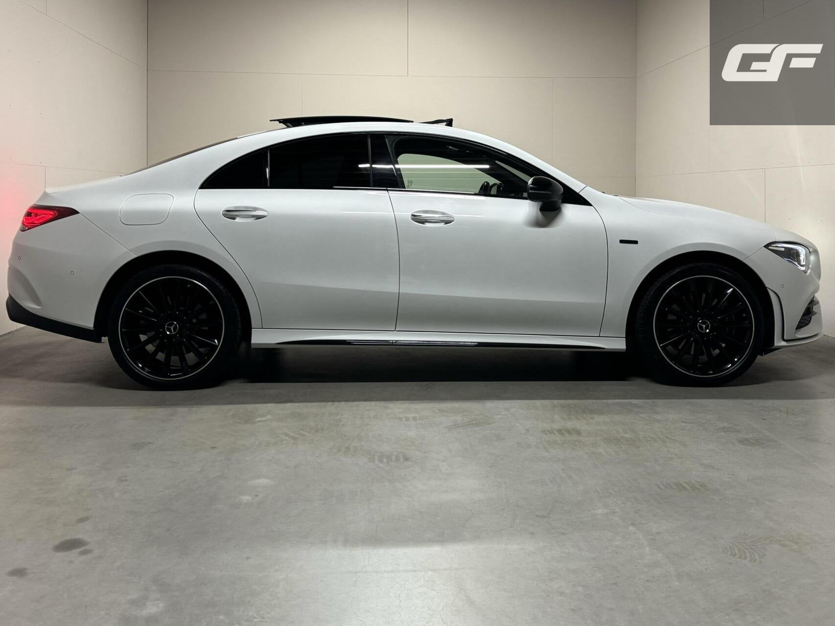 Mercedes CLA-klasse 250e AMG Edition Pano Sfeer Carplay 360, Auto's, CLA, Gebruikt, 4 cilinders, Met garantie (alle)