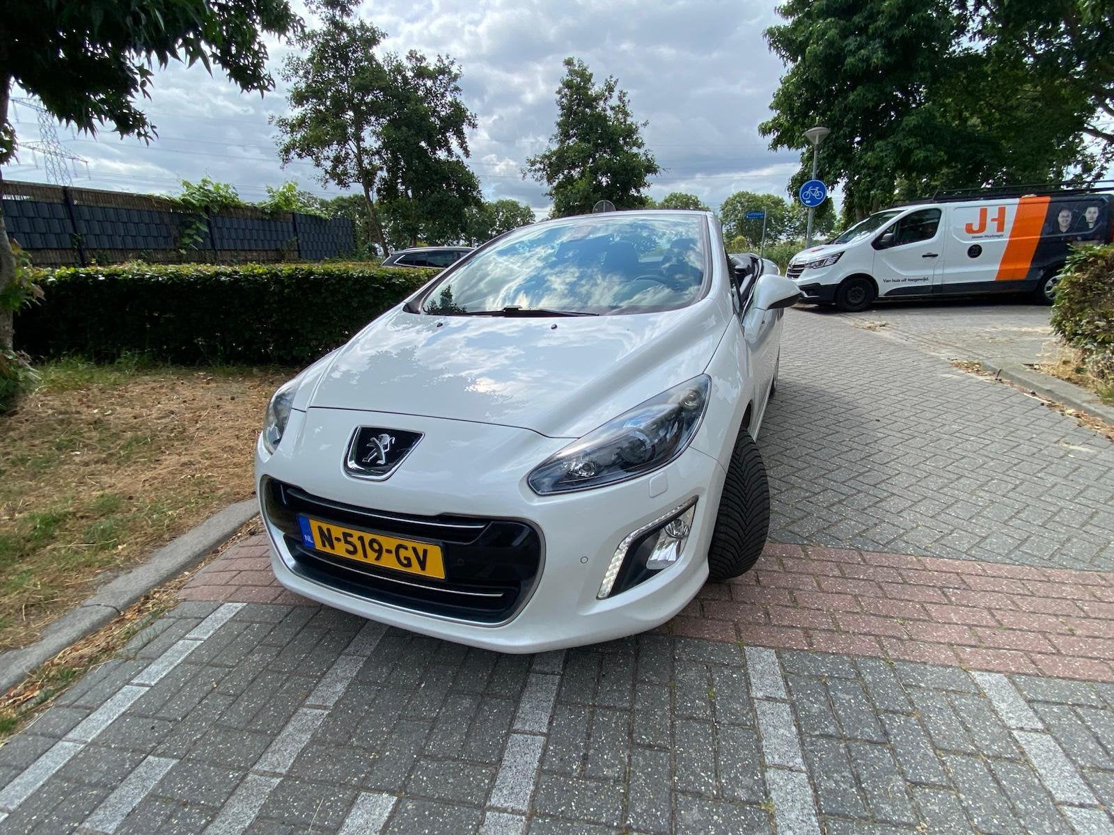 Peugeot 308 1.6 THP CC AUT 2012 Wit, Auto's, Wit, Particulier, Parkeersensor, 84 €/maand