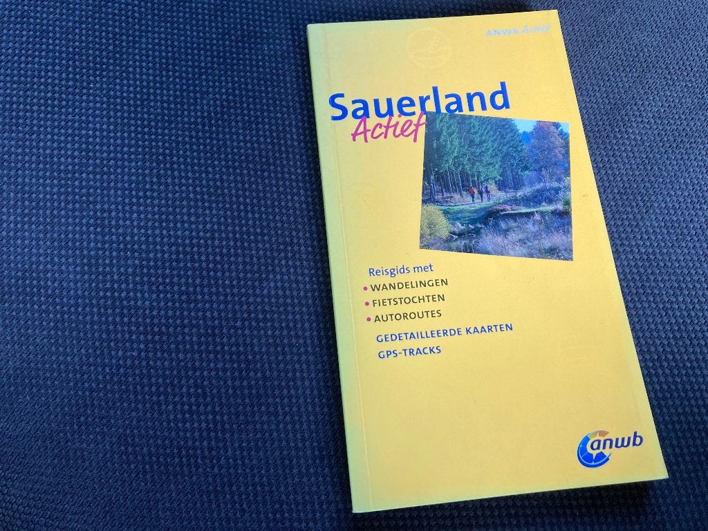 ANWB Actief - Sauerland Actief, Boeken, Reisgidsen, Europa, Ophalen of Verzenden, Reisgids of -boek, Gelezen