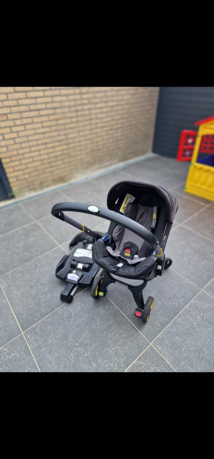 Doona autostoel met Isofix base - Zo goed als nieuw, Kinderen en Baby's, Autostoeltjes, Zo goed als nieuw, Overige merken, 0 t/m 13 kg