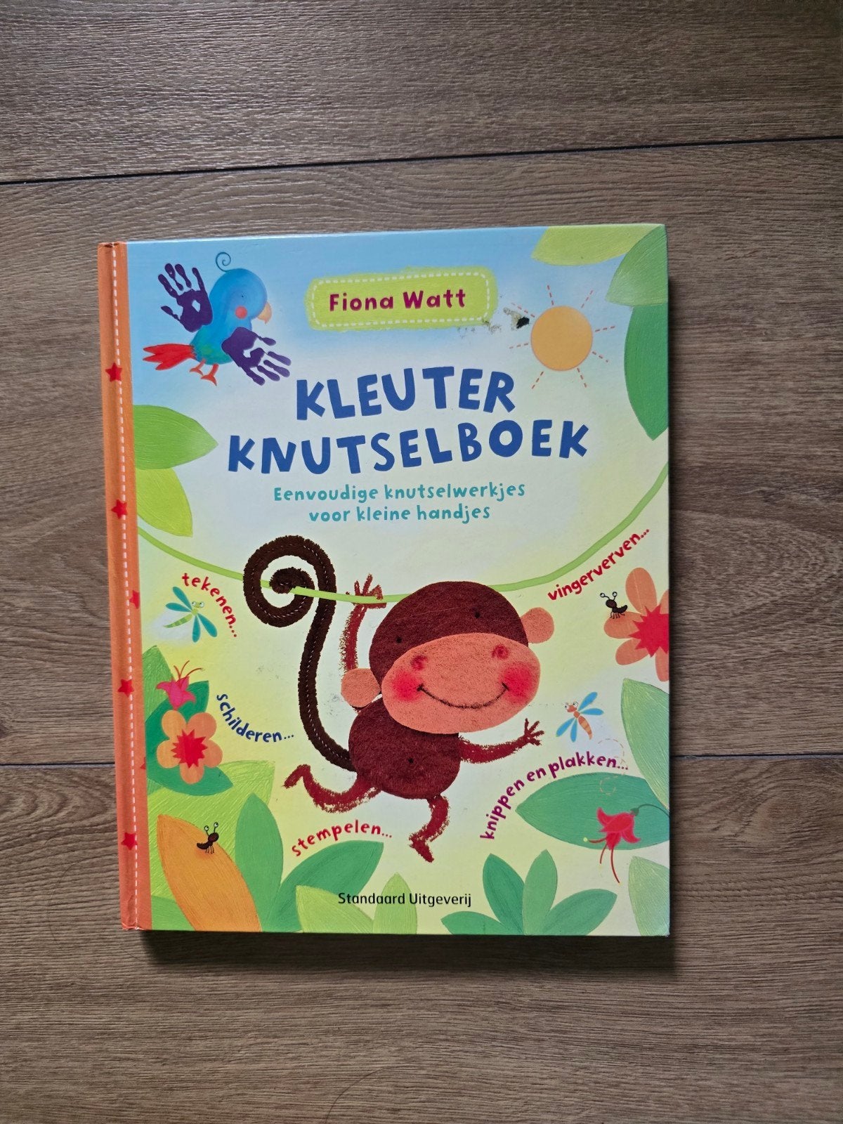 Fiona Watt Kleuter Knutselboek: Eenvoudige knutselwerkjes, Ophalen of Verzenden, Zo goed als nieuw, Fiona Watt, Jongen of Meisje