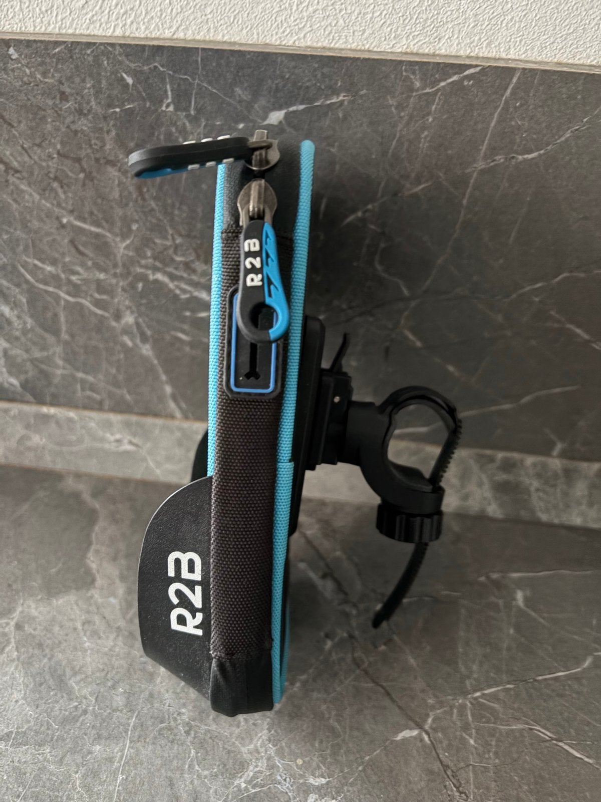 R2B Telefoonhouder voor fiets - Waterdicht, Ophalen, Zo goed als nieuw