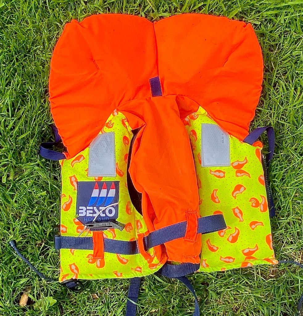 BESTO reddingsvest voor baby van 5 tot 15 kg., Gebruikt, Kind, Helly Hansen, Besto, Ophalen of Verzenden