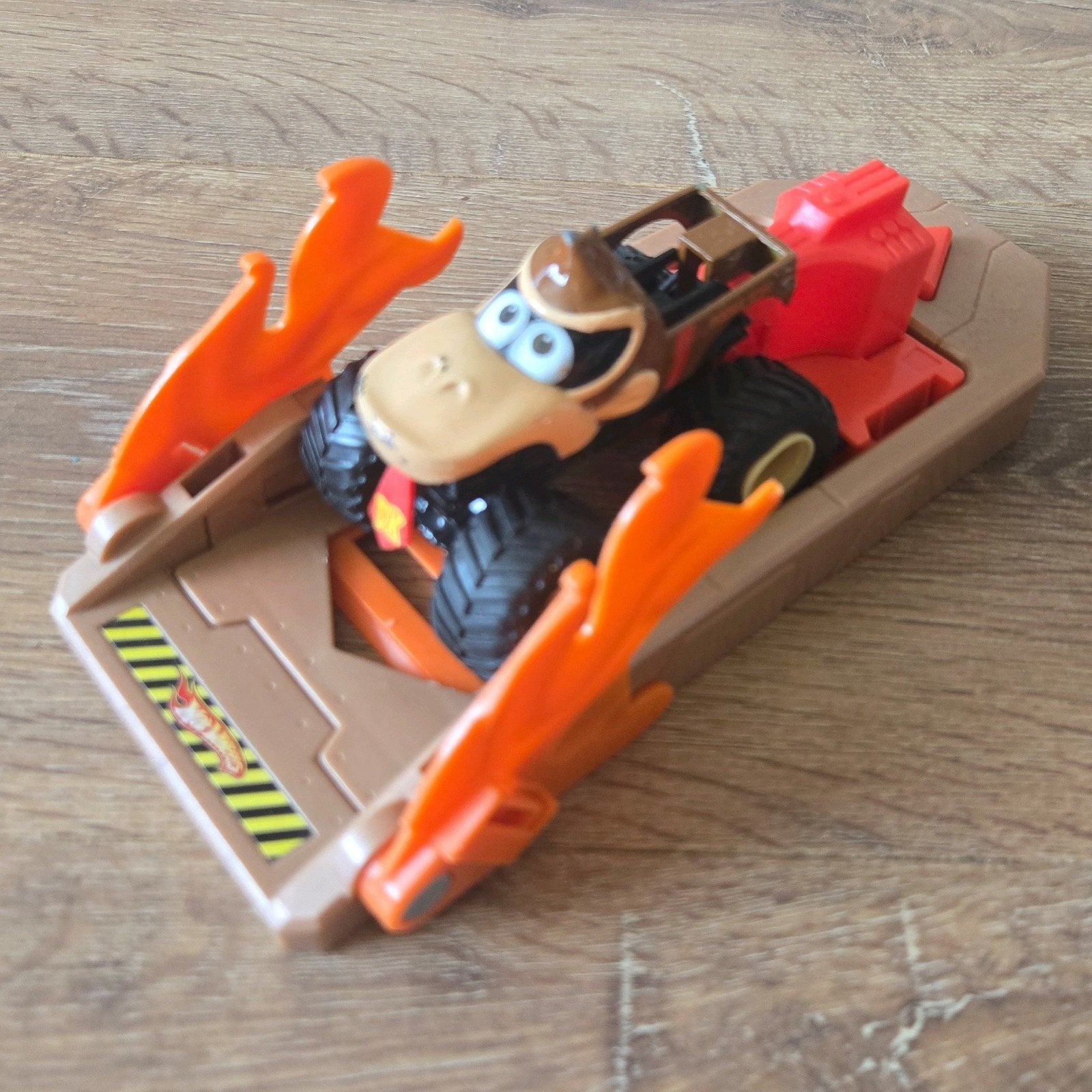 Hot Wheels Monster Truck Donkey Kong met lanceerder, Kinderen en Baby's, Speelgoed | Speelgoedvoertuigen, Ophalen, Gebruikt