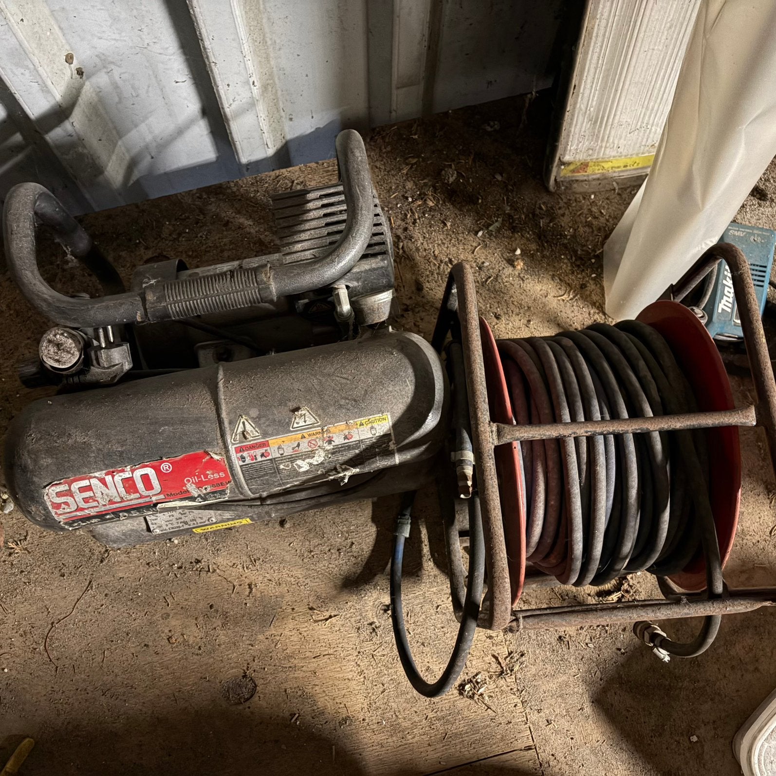 Compressor, Doe-het-zelf en Verbouw, Minder dan 25 liter, Ophalen, Gebruikt, Minder dan 200 liter/min