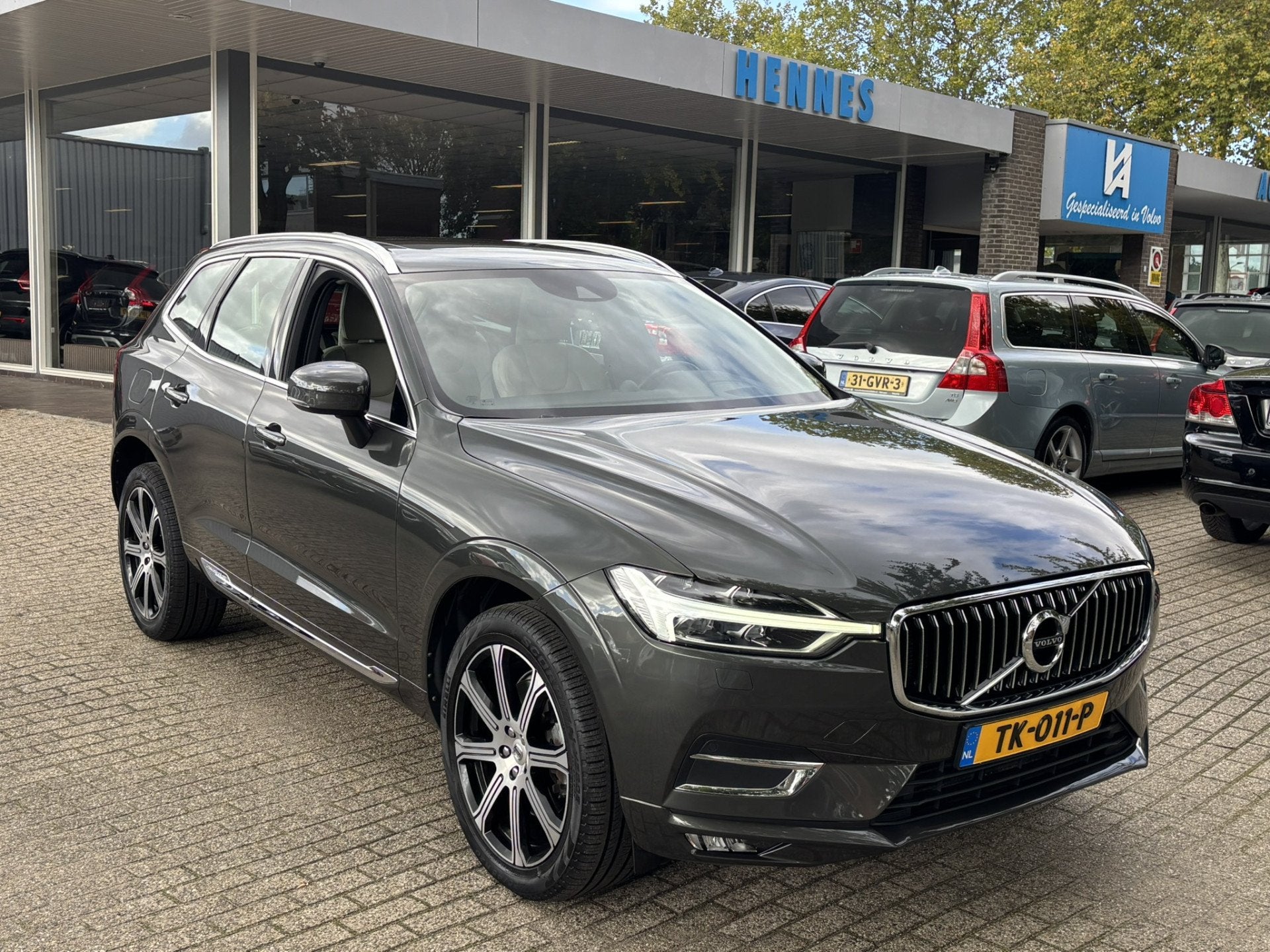 Volvo XC60 2.0 T5 AWD Inscription B&W HeadUp Luchtvering ACC, Gebruikt, Leder, Bedrijf, XC60