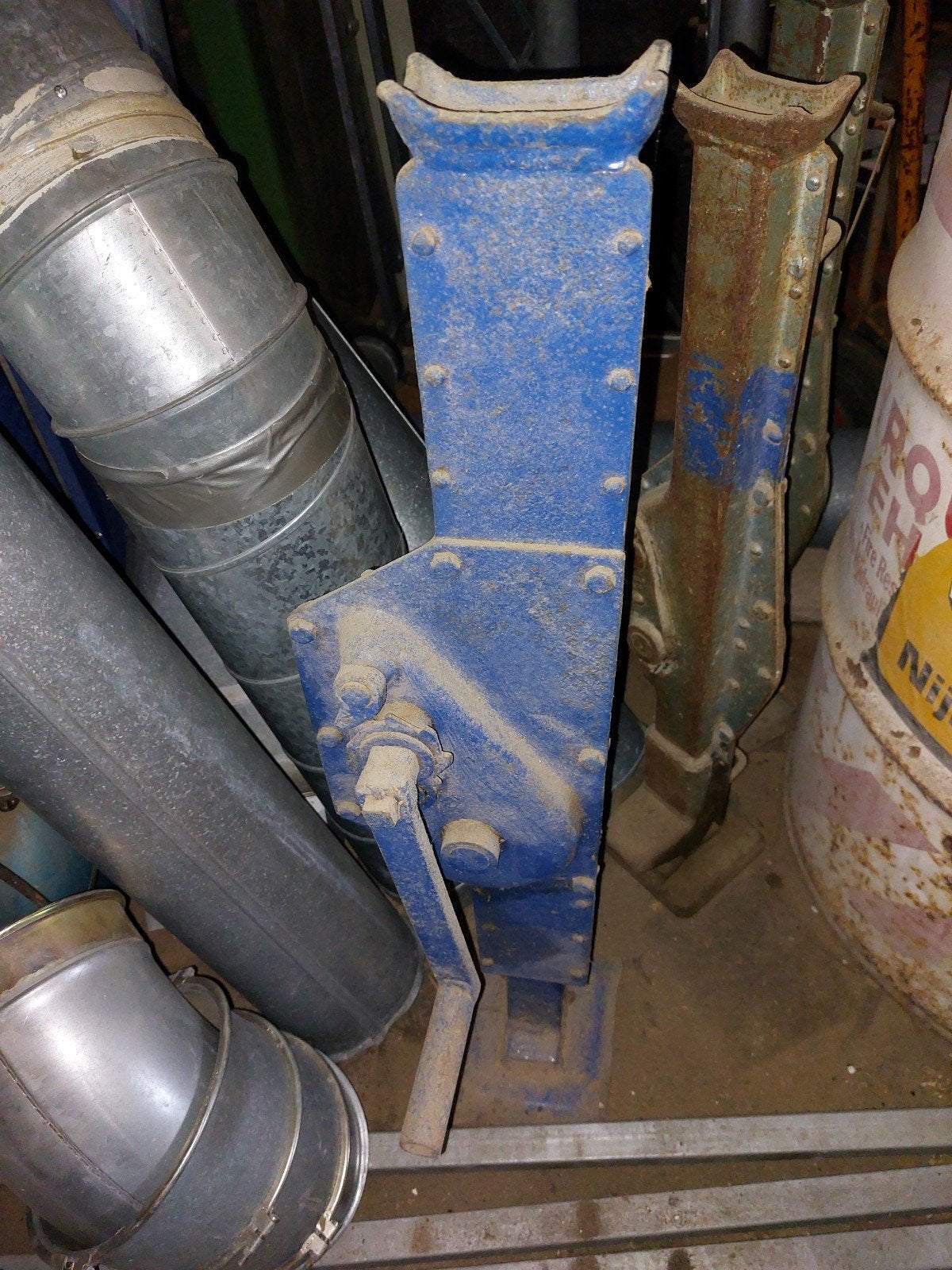 t.k. Domme- kracht / Kelderwinde / Krik ca 2,5 Tn, Ophalen, Gebruikt, Hydraulisch, Garagekrik