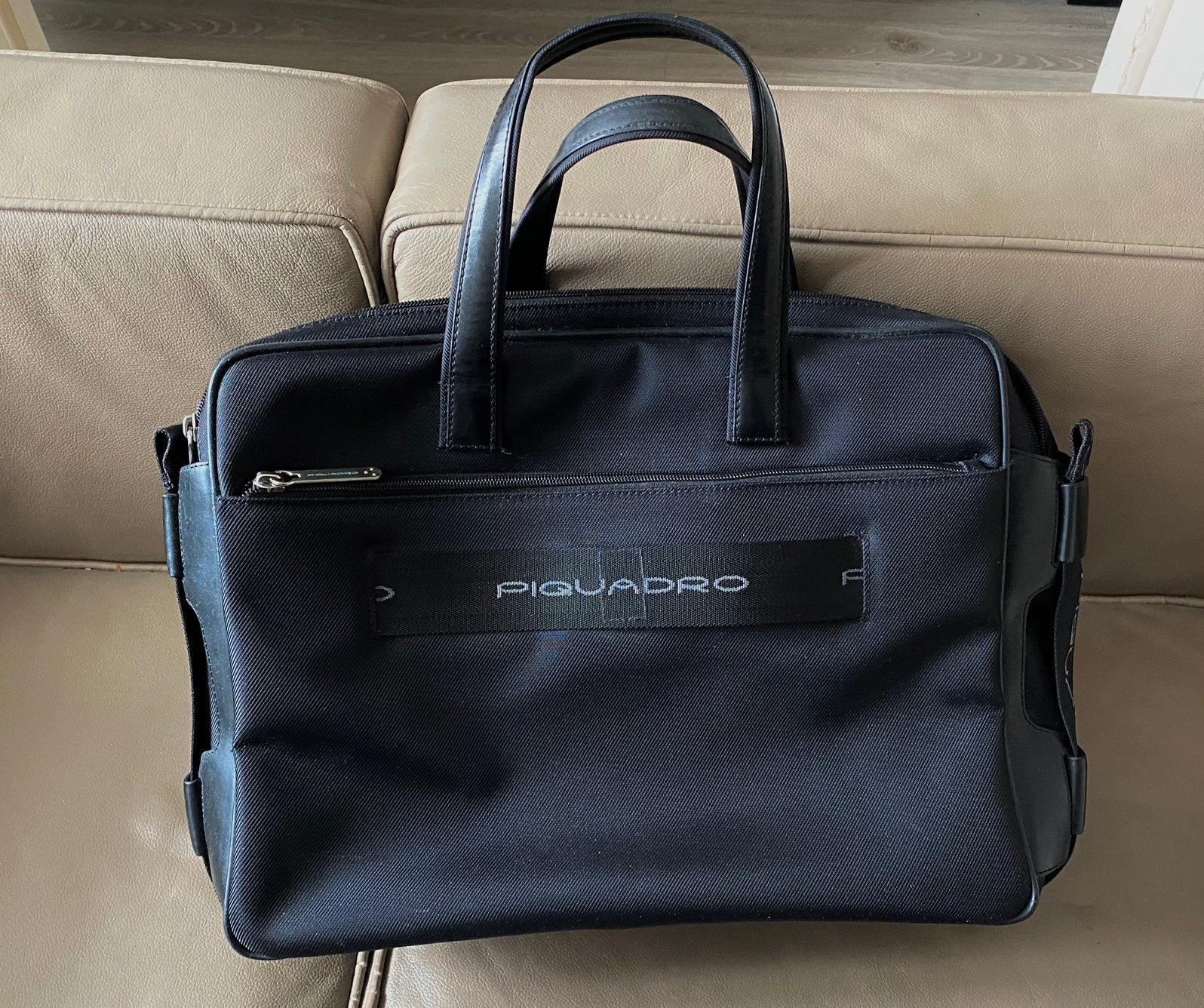 Piquadro Italiaan design laptop tas met trolley insteekgleuf, Ophalen of Verzenden, Zo goed als nieuw