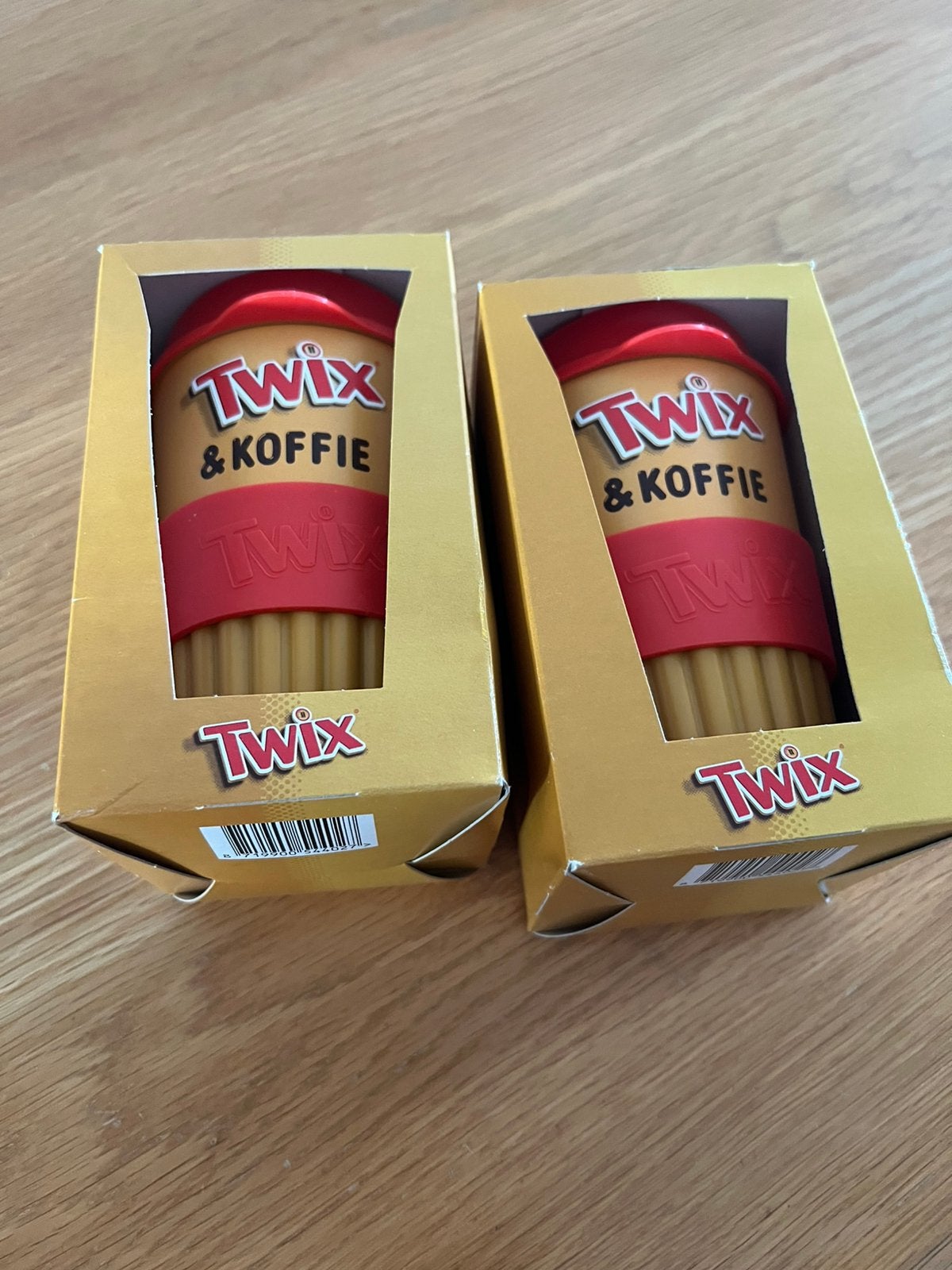 2 nieuwe koffiebekers van twix, Ophalen, Nieuw, Overige stijlen, Kop(pen) en/of Schotel(s)