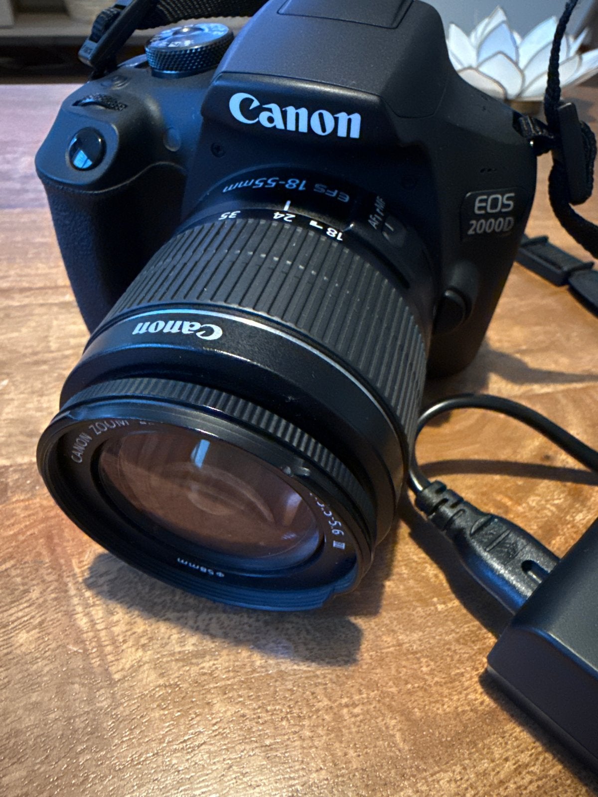 Canon EOS 2000D Spiegelreflexcamera met EF-S 18-55mm lens, Spiegelreflex, Canon, Ophalen of Verzenden, Zo goed als nieuw