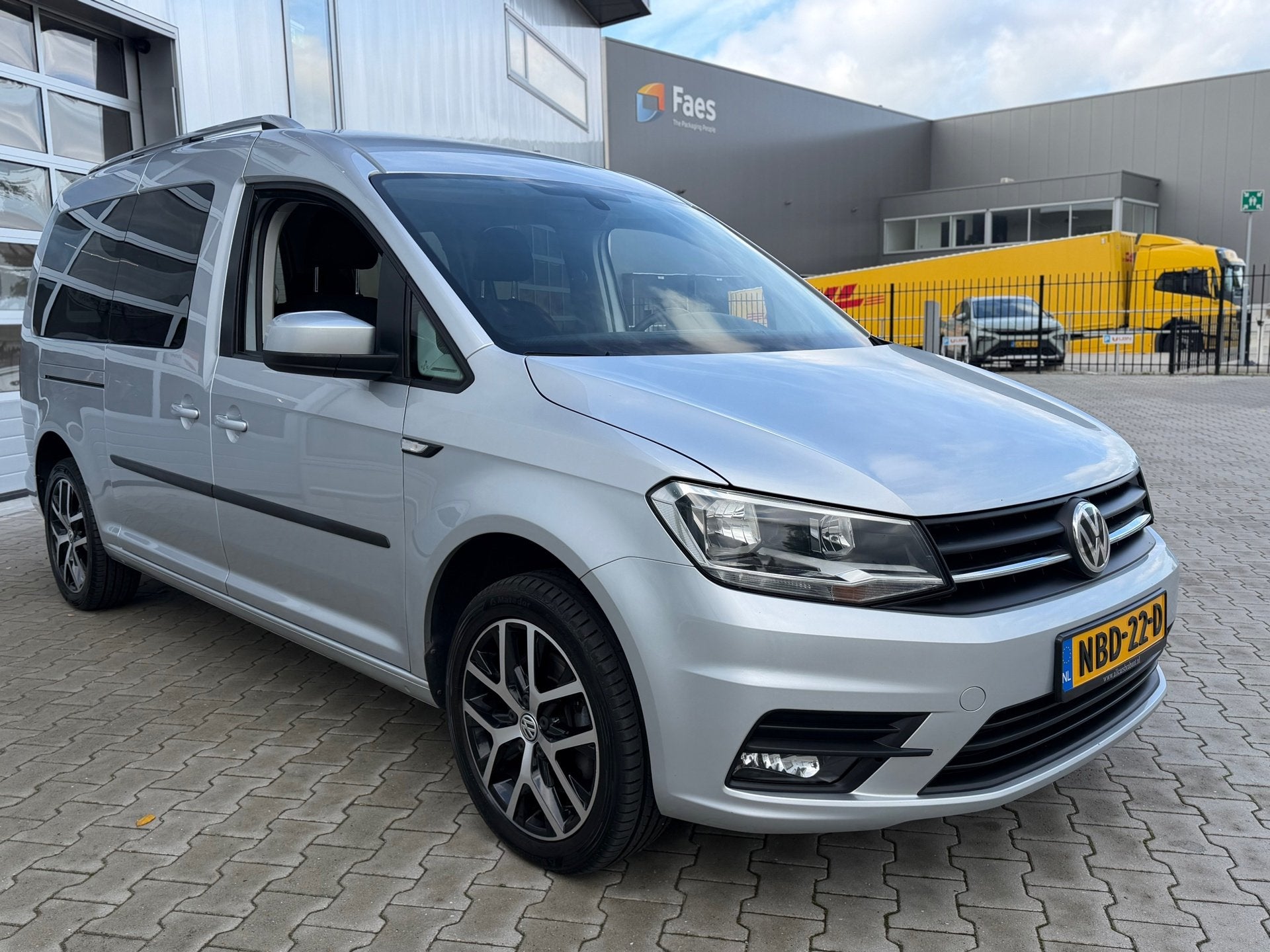 Volkswagen Caddy Maxi 1.4 TSI Comfortline / 7 persoons/ 1e e, Gebruikt, Zwart, 4 cilinders, 7 stoelen