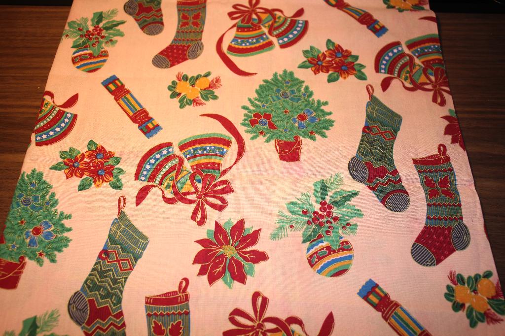 Coupon 100% katoen stof - roze met kerst design goud #4114, Hobby en Vrije tijd, Stoffen en Lappen, Nieuw, Ophalen of Verzenden