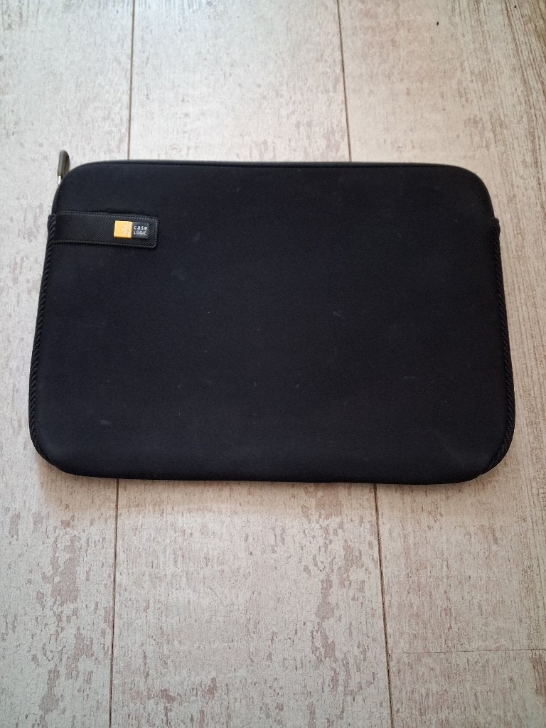 Laptop hoes Case Logic(Op te halen in Naarden), Computers en Software, Laptophoezen, Ophalen, 14 inch, Gebruikt, Case Logic