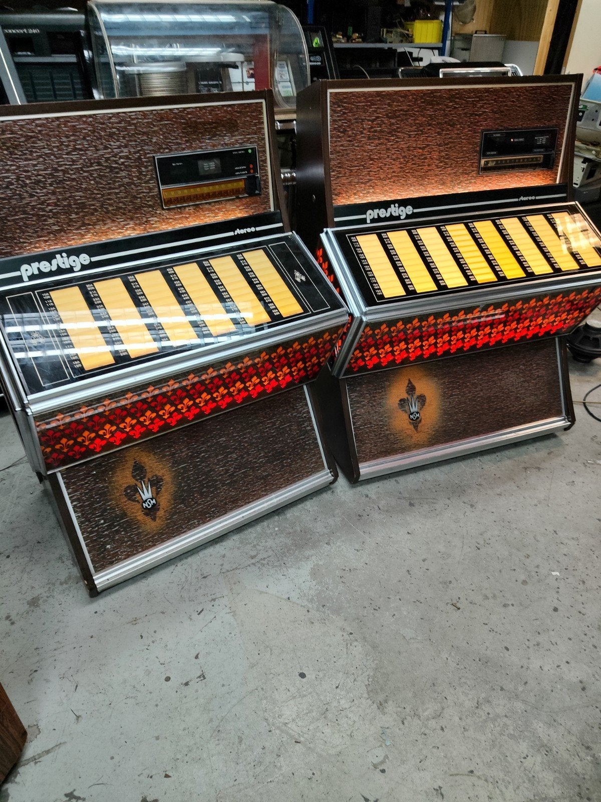 mooie kleine jukebox en grote broer, Zo goed als nieuw, 1970 tot heden, Ophalen, Met singles