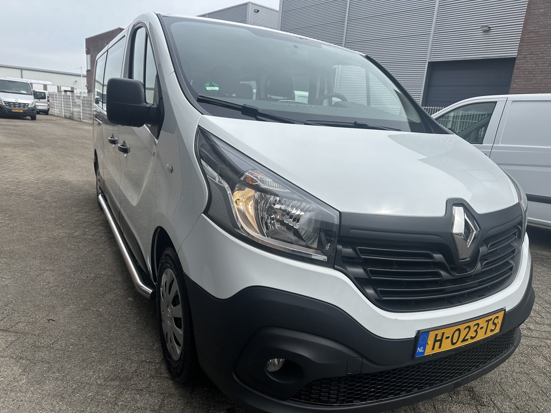 Renault Trafic Passenger 1.6 dCi L2 9 persoons 19.950 incl B, Voorwielaandrijving, Stof, Gebruikt, 2000 kg