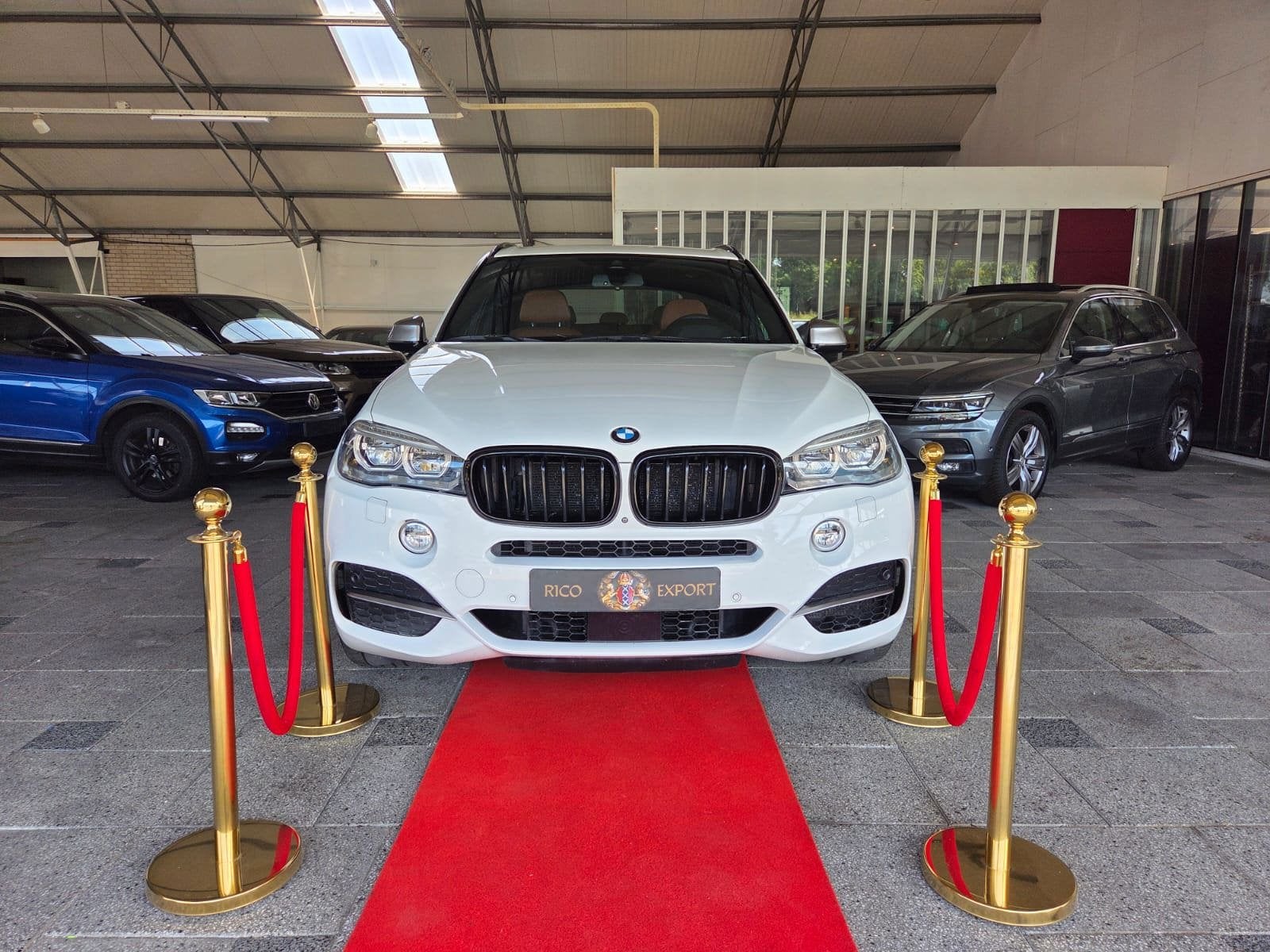 BMW X5 M50 INDIVIDUAL BLANCO 2017 PANORAMA !, Auto's, Automaat, 15 km/l, 2993 cc, Wit