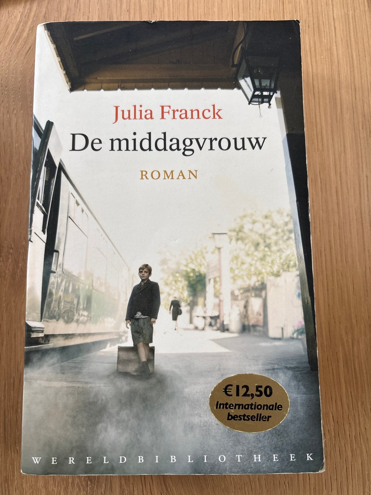 De middagvrouw - Julia Franck (Roman), Ophalen of Verzenden, Zo goed als nieuw, Europa overig