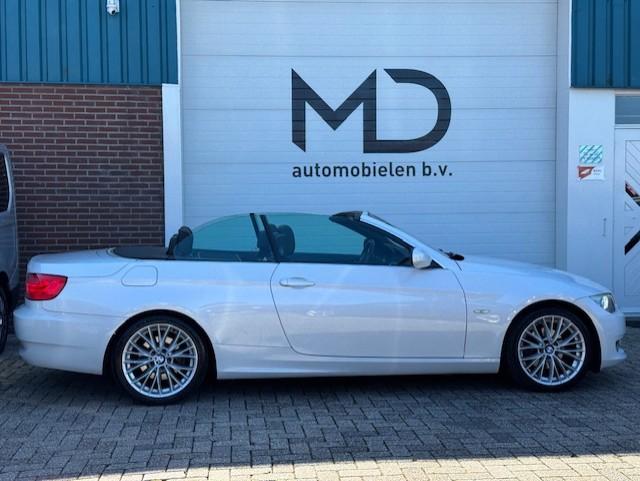 BMW 3-serie Cabrio 320i High Executive -M Sport-Origineel NL, Auto's, BMW, Automaat, Euro 5, Achterwielaandrijving, Zwart