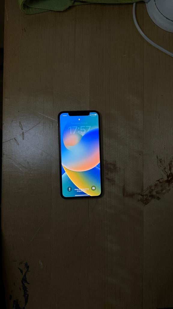 iPhone X Wit - Goede staat, batterij 74%, Ophalen of Verzenden, Zo goed als nieuw