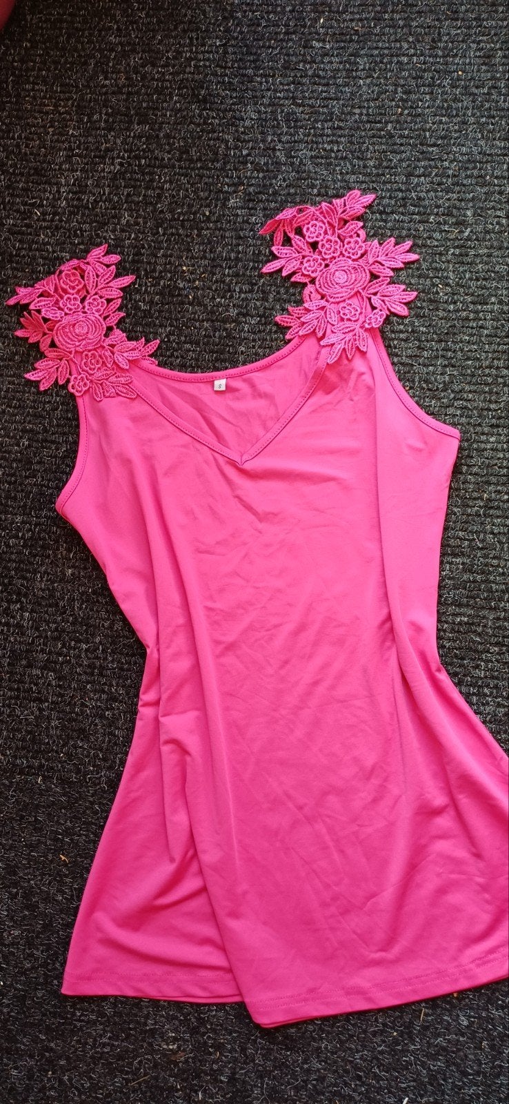 Fuchsia roze top met kanten schouderbandjes,  maat S, Nieuw, Ophalen of Verzenden, Roze, Maat 36 (S)