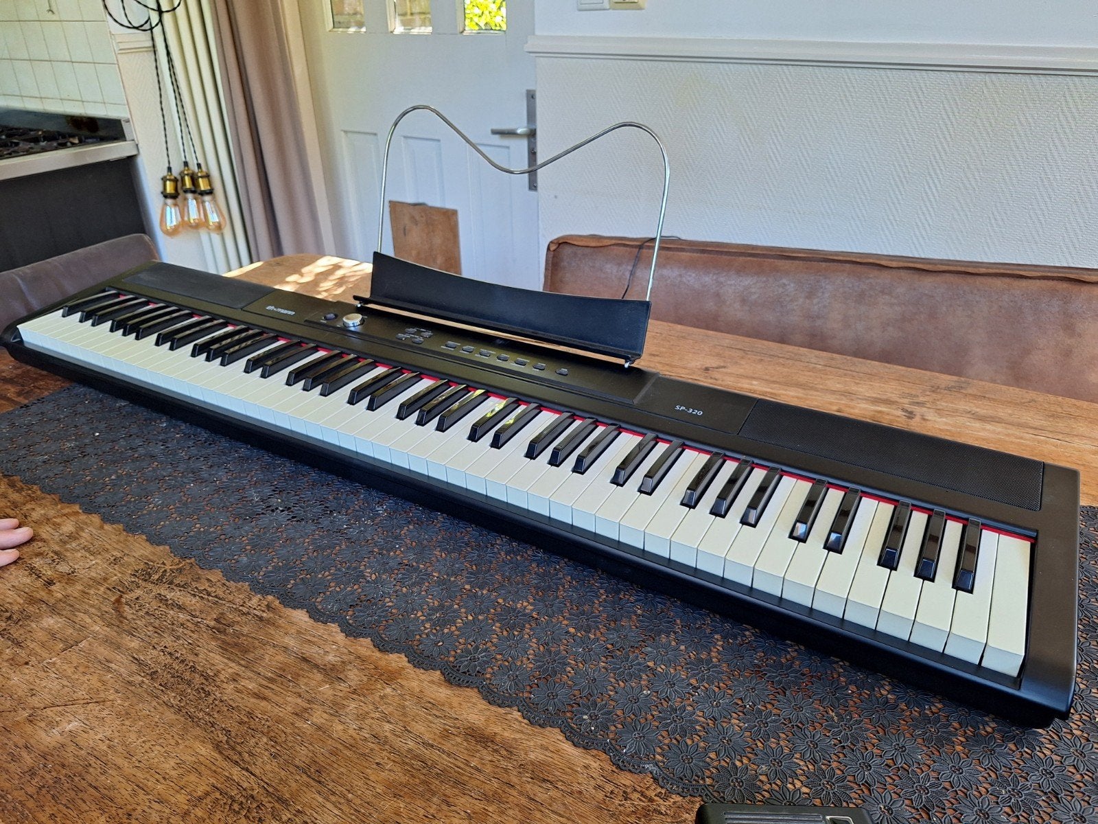 Digitale piano DP-320 met 88 toetsen en sustainpedaal, Ophalen, Gebruikt, Zwart, Digitaal