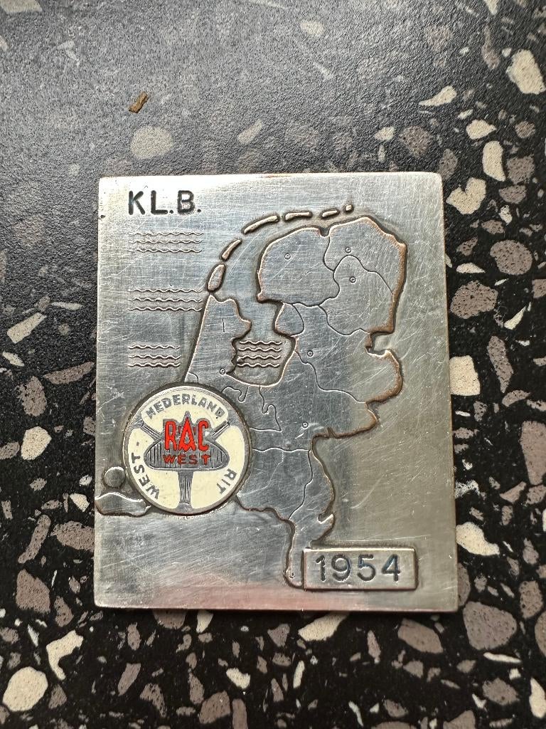 Grille badge RAC West - Nederland rit 1954 K.L.B. embleem., Ophalen of Verzenden, Gebruikt, Overige typen