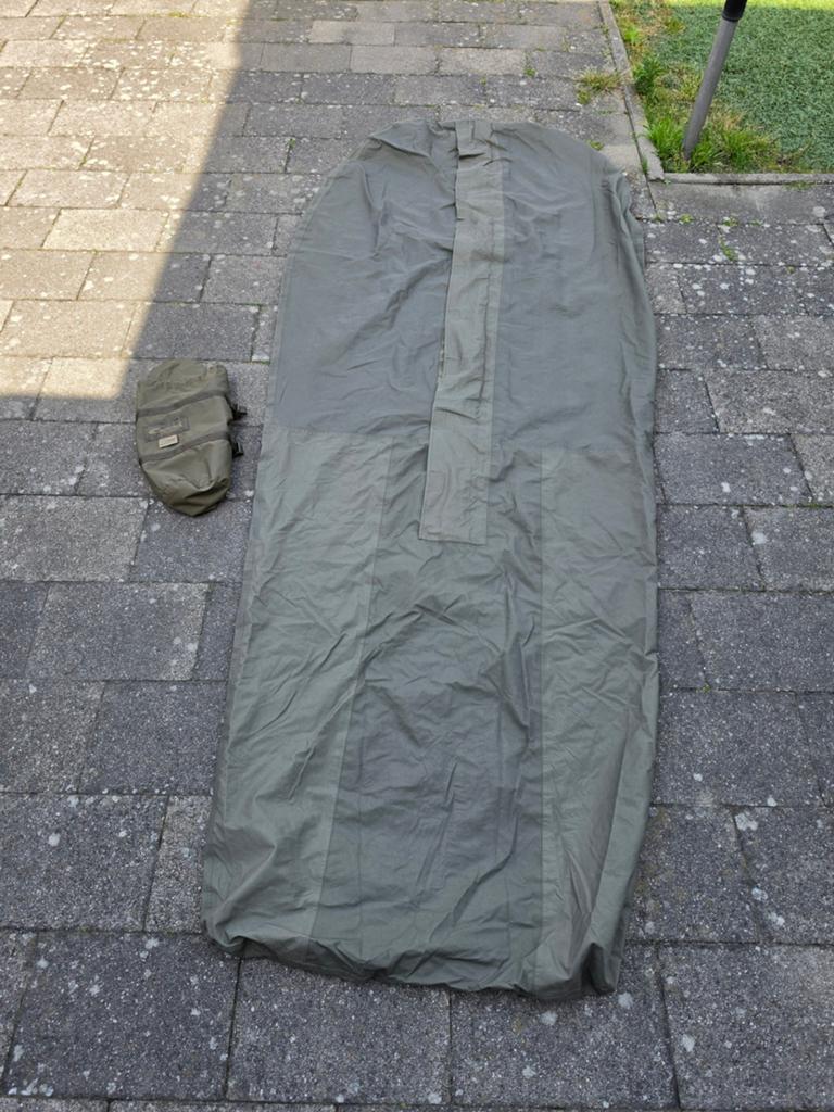 Kl carinthia goretex sleeping bag cover, Verzamelen, Militaria | Algemeen, Ophalen of Verzenden, Landmacht, Nederland, Kleding of Schoenen