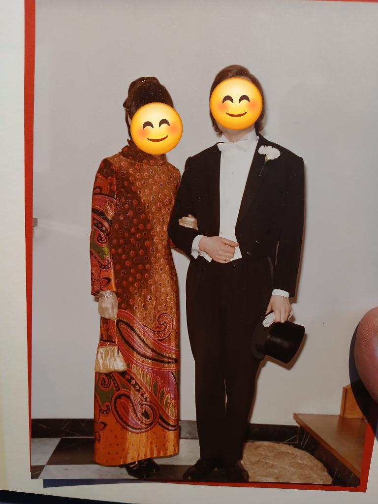 Avondjurk jaren 70, Ophalen, Zo goed als nieuw, Onder de knie